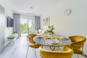 Złota Perła z Widokiem na Morze by Perłowa Przystań Rent in Sianozety